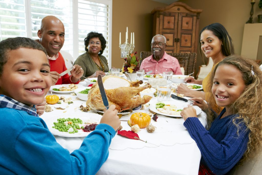 18735716_xxl.jpg Multigernation family celebrating holidays